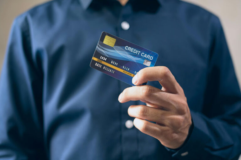 Avoiding Debt Traps: Using a No-APR Business Credit Card Responsibly
