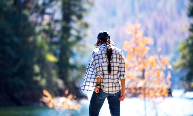 How to Style Hiking Boots for Summer Outfits